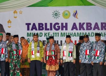 Puluhan Ribuan Orang Hadiri Tabligh Akbar Milad 111 Muhammadiyah di Masjid Raya Annur