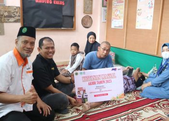 kembali JNE Pekanbaru bareng LAZISMU Pekanbaru adakan Khitanan Massal
