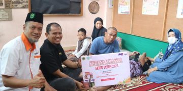 kembali JNE Pekanbaru bareng LAZISMU Pekanbaru adakan Khitanan Massal
