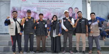 Kolaborasi IDI Riau -FOZ Riau – LAZISMU Pekanbaru Membantu Penyintas Banjir di Pekanbaru