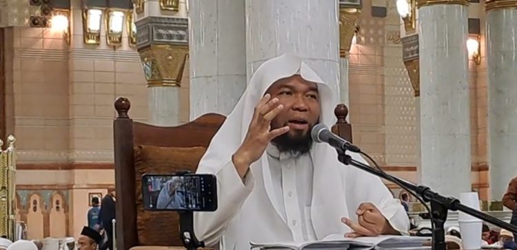 Warga Indonesia Jadi Pengisi Kajian di Masjid Nabawi, Berikut Kisah Ustadz Ariful Bahri