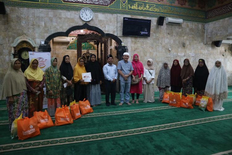 LAZISMU Pekanbaru Tebar Kado Bahagia Ramadhan untuk Lansia