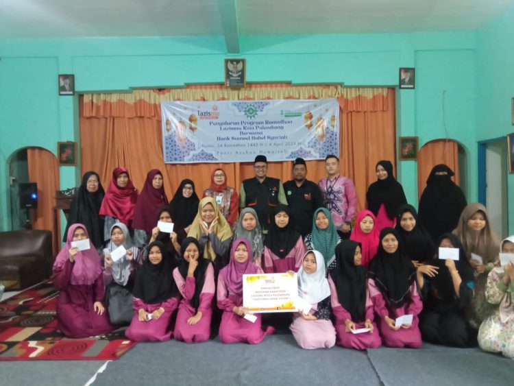 LAZISMU Palembang dan Bank Sumsel Babel Syariah Berbagi Kebahagiaan Jelang Idul Fitri