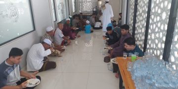 Tradisi Makan Bersama di Masjid Ar Rofiah Ilyas Lassik Berlanjut Setiap Jumat Seusai Shalat Berjamaah