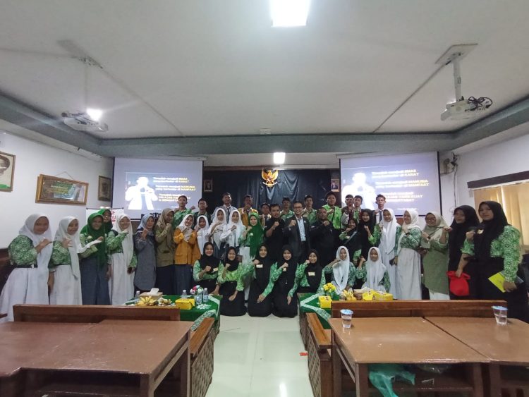 LAZISMU Palembang Kembeli Berikan Beasiswa dan Renovasi Sekolah