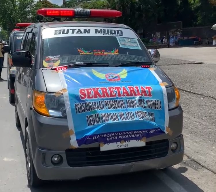 5 Unit Ambulans PPAI Riau Berangkat dari Pekanbaru Menuju Sungaipua untuk Penyaluran Bantuan Bencana Alam Sumatera Barat