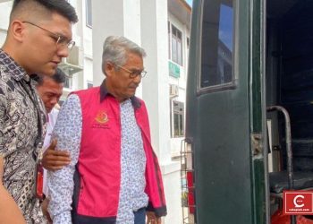 Mantan Bupati Sukarmis DITAHAN Jaksa Atas Dugaan Korupsi Proyek Hotel Kuansing