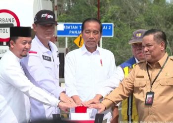 Presiden Jokowi Resmikan Tol Bangkinang-XIII Koto Kampar Senilai Rp 4,8 Triliun