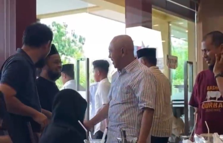 Ketua DPD ASITA Riau Dede Firmansyah Bertemu dengan Anggota DPR RI Arsyadjuliandi Rachman di Rumah Makan Pagi Sore