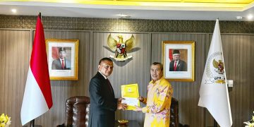Syah ! H Syamsuar Terima Mandat Resmi dari DPP Golkar Maju Pilkada Gubernur Riau