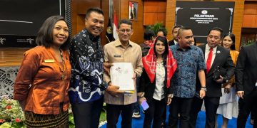 Ketua DPD ASITA Bali Serahkan Laporan BBTF kepada Menteri Pariwisata dan Ekonomi Kreatif RI
