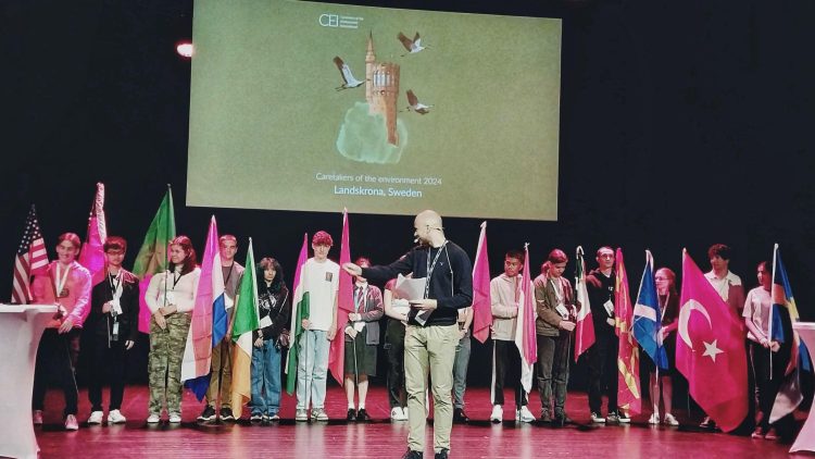 3 Tim Sekolah Alam Indonesia Unjuk Gigi di Konferensi Lingkungan Global di Swedia