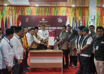 Last Minute Intsiawati Ayus – Taufik Arrakhman ke KPU, untuk Daftar Calon Walikota – Wakil Walikota Pekanbaru