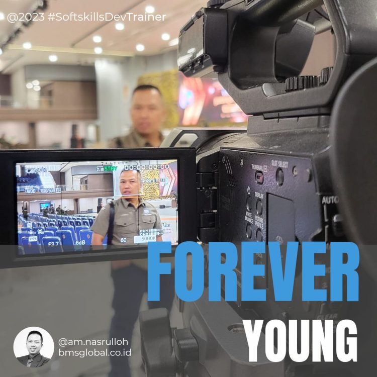 Catatan Jumat : | FOREVER YOUNG |
