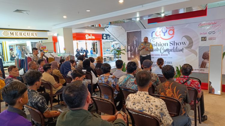 Kampanye Keselamatan Berlalu Lintas dan Cooling System di STC Pekanbaru