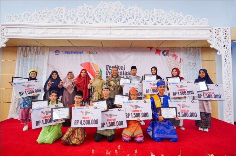 Komunitas Riau Sastra Sukses Gelar Festival Pementasan Tradisi Lisan Se-Provinsi Riau Tahun 2024