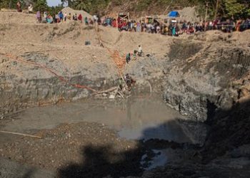 WNA China Gasak Tambang Emas RI, Bumi Bolong 1.600-an Meter