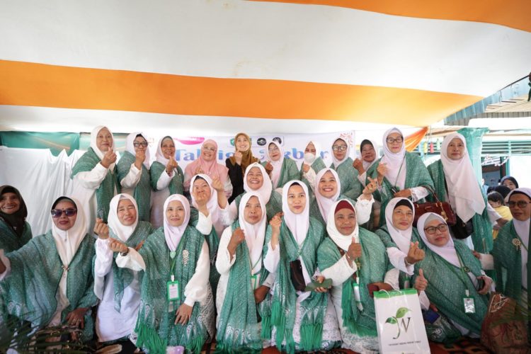 Peringati Maulid Nabi, PW Muslimat Al Wasliyah Tabligh Akbar Bersama UAS