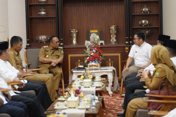 Ma’al Abror Ketua PMI Riau dan Jajaran Pengurus Silaturahmi dengan Pj Gubernur Riau