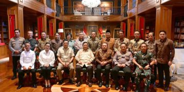 Presiden Prabowo Subianto Menggelar Rapat Terbatas, MenHut Raja Juli Antoni Turut Hadir