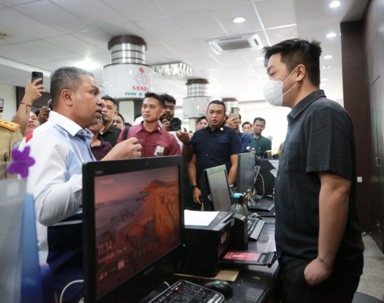 WaMen Menaker dan Gubernur Riau ke Kantor Penahan ijazah, Pemilik BPW Kabur ke Malaysia ?