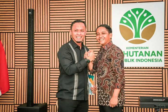 Raja Juli Antoni Apresiasi Walikota Agung Nugroho, Tertibkan Baliho di Pekanbaru