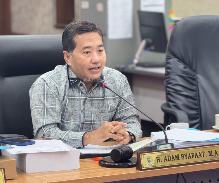 Adam Syafaat Pertanyakan Pengecoran Jembatan Sungai Rokan yang Terkesan Tidak Rapi, Netizen Ramai Beri Tanggapan