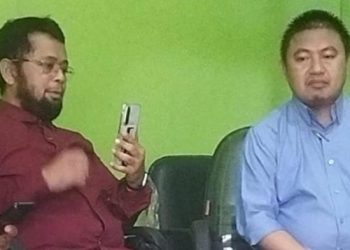 Julfianto Menyerahkan Aset ASITA Riau Pada Dede Firmansyah