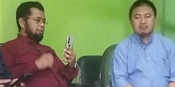 Julfianto Menyerahkan Aset ASITA Riau Pada Dede Firmansyah