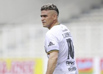 Cristian Gonzales Berharap Timnas Indonesia Punya Striker Murni yang Haus Gol