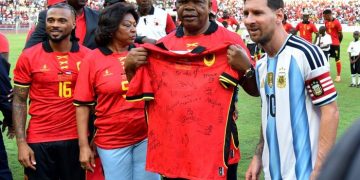 Kapten Angola Simpan Jersei Argentina Bertanda Tangan Lionel Messi di Kantong Plastik Laundry