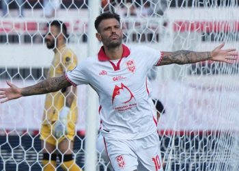 Banyak Peluang tapi Cuma Satu Gol, Hendri Susilo Mengeluh Seusai Malut United Ditahan Arema FC