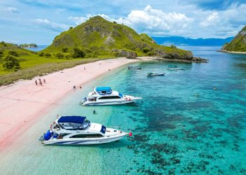 Pulau Komodo Dinobatkan jadi Salah Satu Destinasi Terbaik Dunia 2026