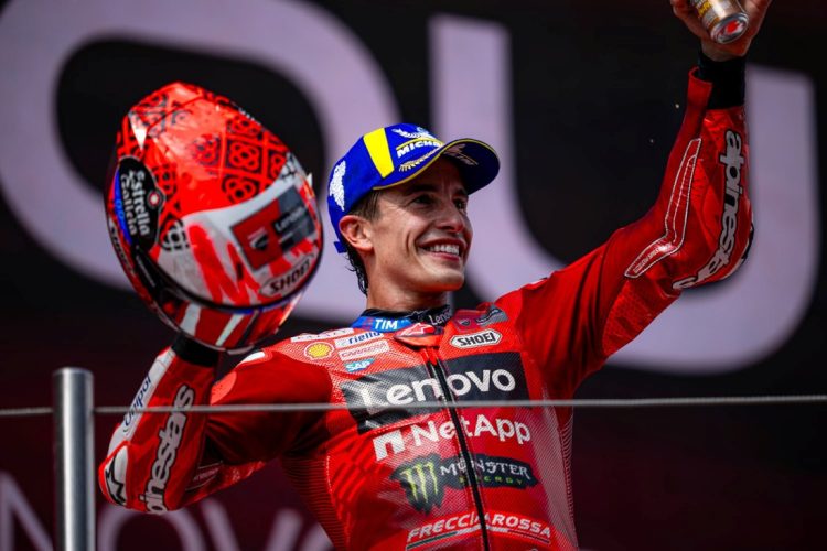 Carlo Pernat Prediksi Marc Marquez Balik ke Honda, Duet dengan Adik Valentino Rossi!