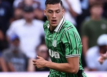 Penyebab Sassuolo Kalah 0-2 dari Como 1907: Penampilan Solid Jay Idzes Rusak karena Kesalahpahaman!