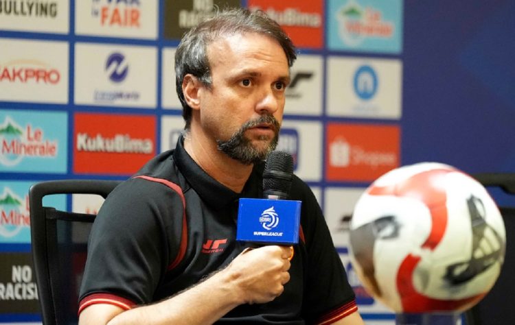 Efek Libur SEA Games 2025, Mauricio Souza Enggan Bertemu Pemain Persija Jakarta