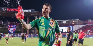Media Belanda Sebut Ajax Ditipu dalam Proses Transfer Maarten Paes