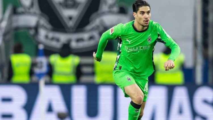 Duh! Tubrukan 3 Pemain, Bek Timnas Indonesia Kevin Diks Diduga Alami Cedera Kepala di Bundesliga