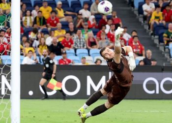 Maarten Paes Menuju Ajax Amsterdam: Bisakah Andalan Timnas Indonesia Menjadi Nomor 1 di Tim Ibu Kota Belanda?