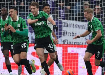 Lini Belakang Rapuh, MU Incar Rekan Setim Jay Idzes di Sassuolo