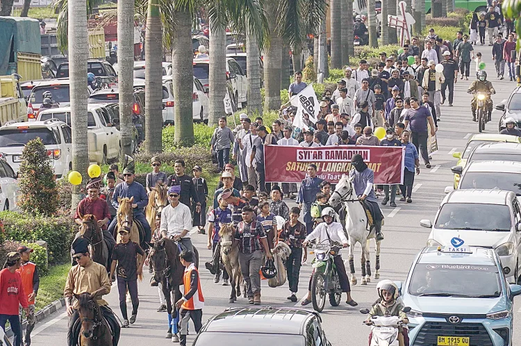 Pasukan Berkuda Coach Aldo Ramaikan Pawai Syiar Ramadhan di Kota Pekanbaru