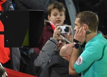 Eks Wasit Liga Inggris Bela Keputusan Kontroversial di Laga Liverpool Vs Man City