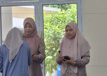 Majelis Taklim Masjid Al-Ikhlas Panorama Salurkan 60 Paket Sembako untuk Pekerja Kebun, Driver, dan ART