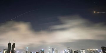 IRGC Menyerang Wilayah Tengah israel dan Pangkalan AS di Qatar