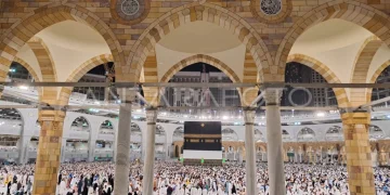 Mulai 18 April, Umrah Hanya Dibuka untuk Warga Saudi