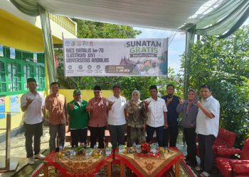 SUNATAN MASSAL GRATIS DIES NATALIS KE-70 UNAND LAYANI 70 ANAK DI NAGARI CUPAK