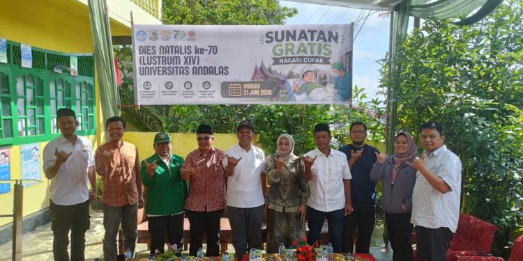 SUNATAN MASSAL GRATIS DIES NATALIS KE-70 UNAND LAYANI 70 ANAK DI NAGARI CUPAK