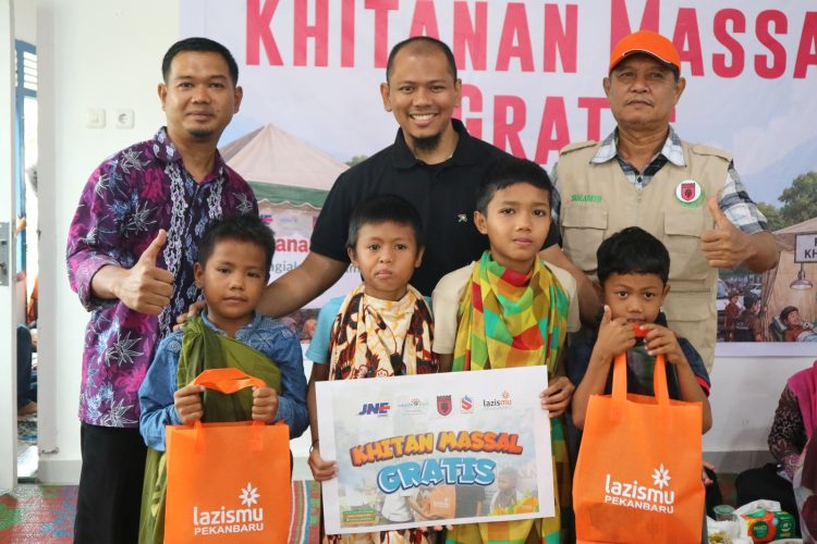 Manfaatkan Libur Sekolah, LAZISMU Pekanbaru dan Mitra Gelar Khitanan Massal Gratis untuk 35 Anak
