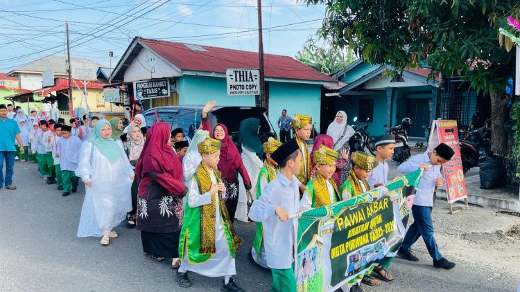 MDTA Purwana Gelar Khataman Al-Qur’an, Diiringi Pawai Kompang Keliling Kampung