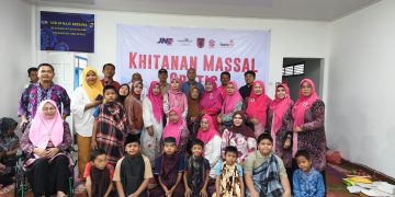 Tebar Senyum Bahagia : 40 Anak Disunat Massal Gratis Oleh Relawan Rakyat Bahagia